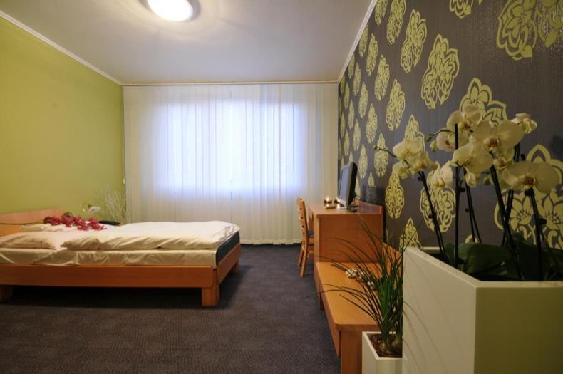 Hotel Luna Garamszentkereszt Kültér fotó